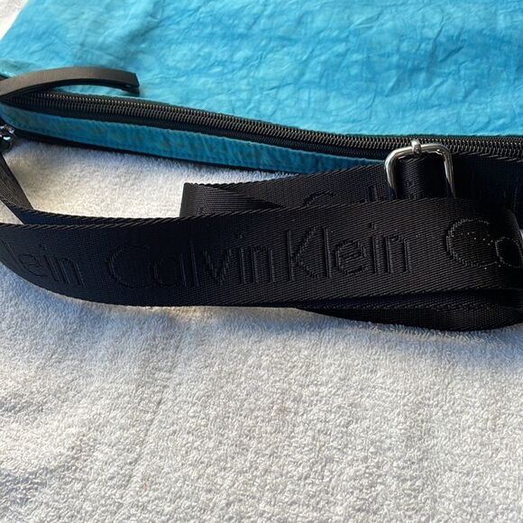 Calvin Klein blue Crossbody bag four different compartment pockets - Picture 10 of 14